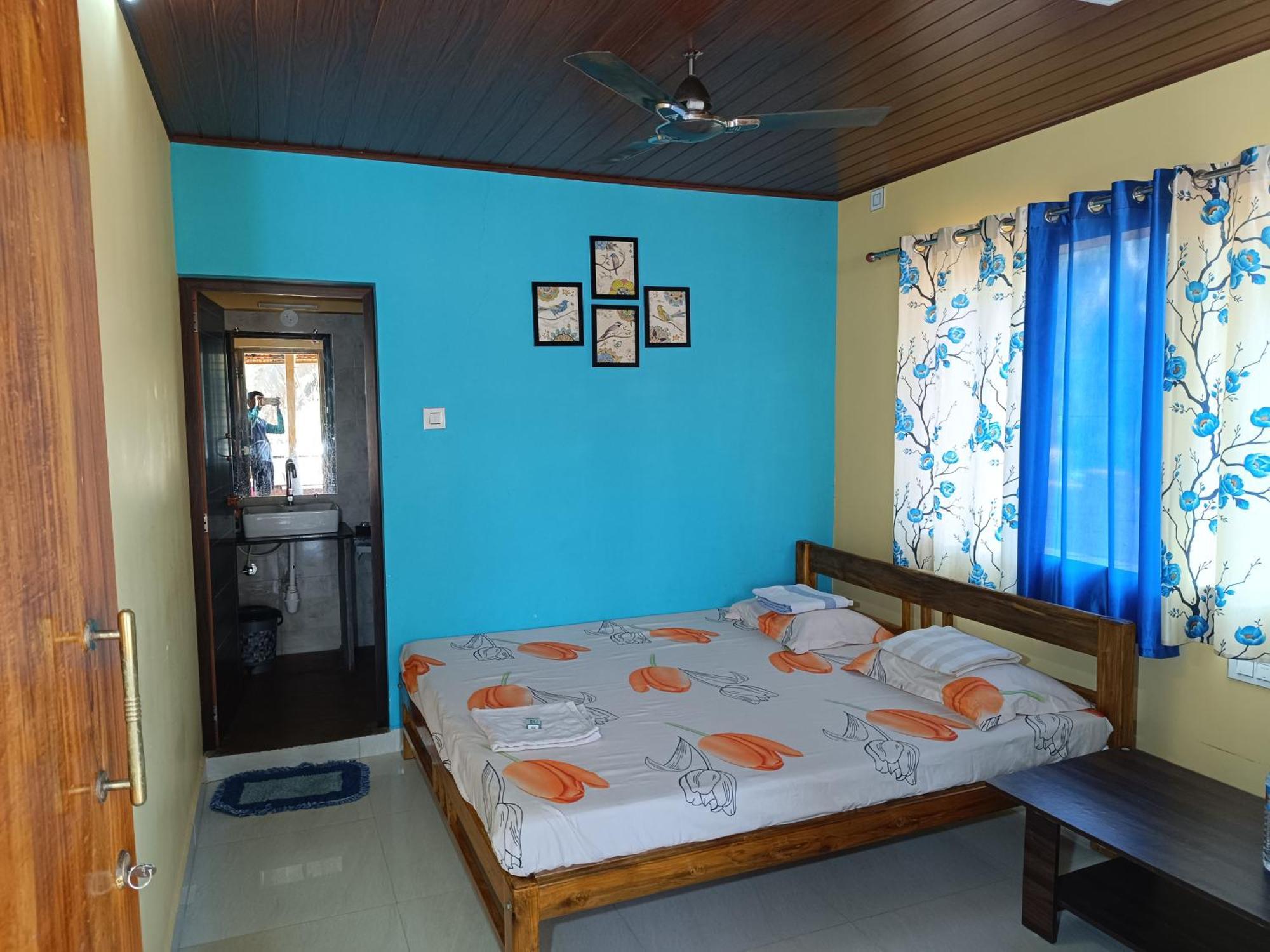 Gokarna And Restaurant Homestay *