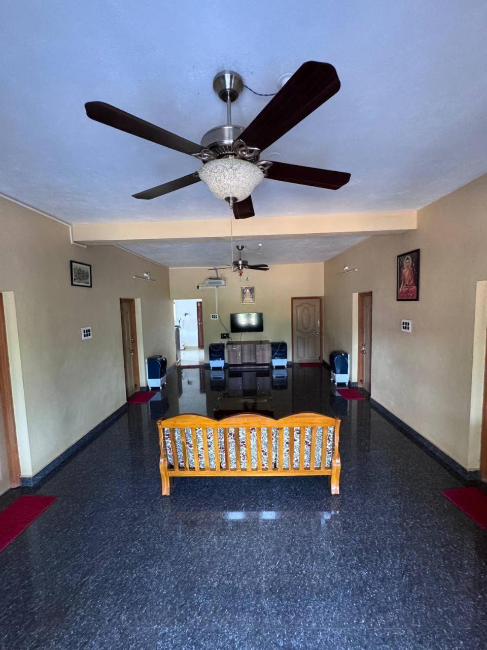 Aikya Guest house *