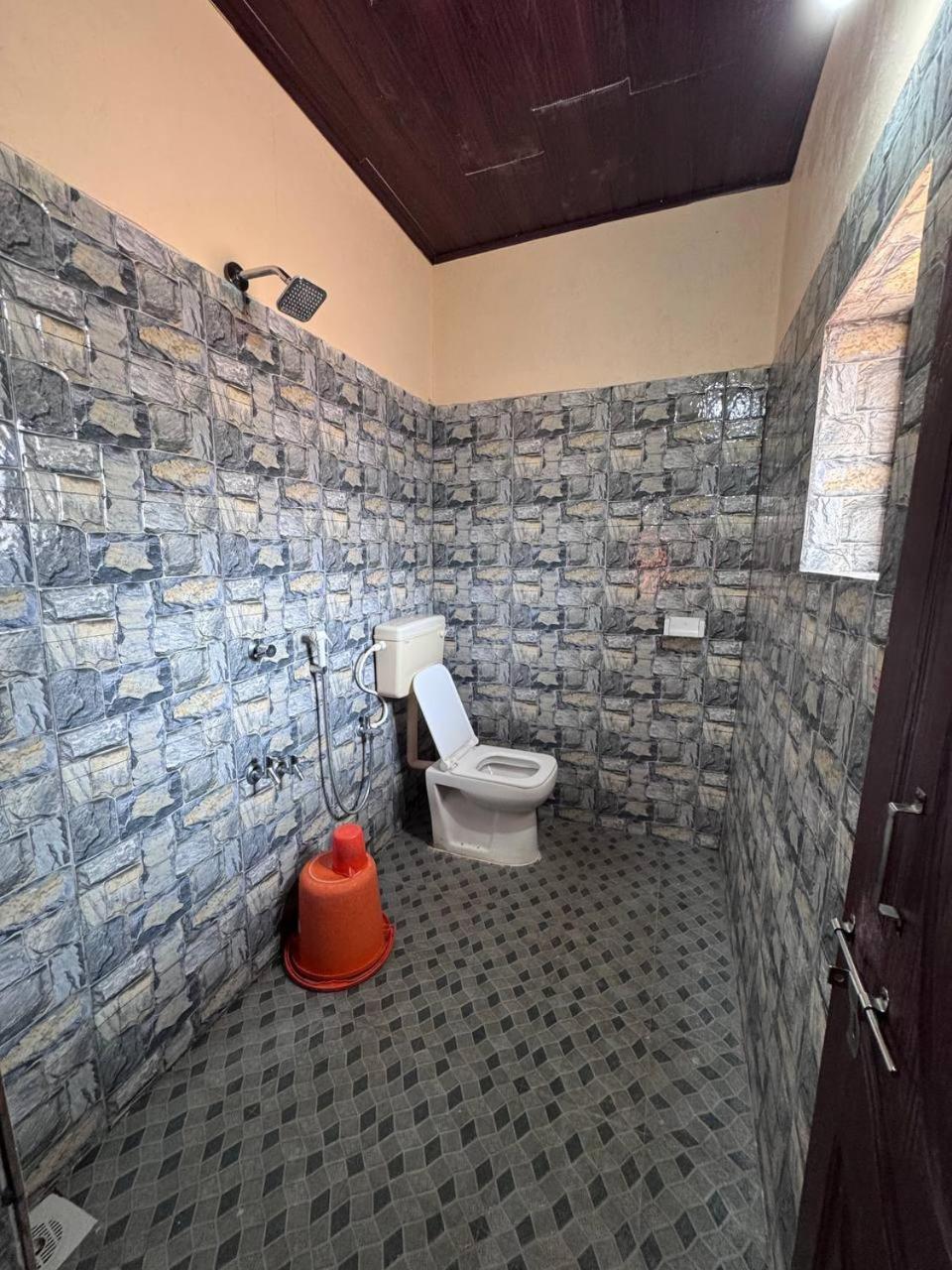Guest house Aikya *