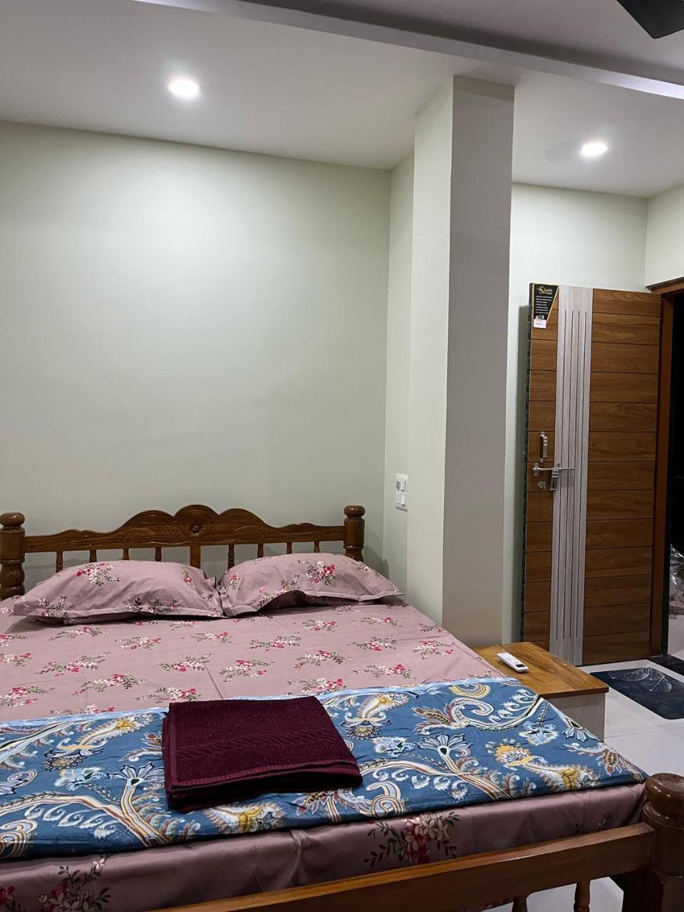 Homestay Artham The River View