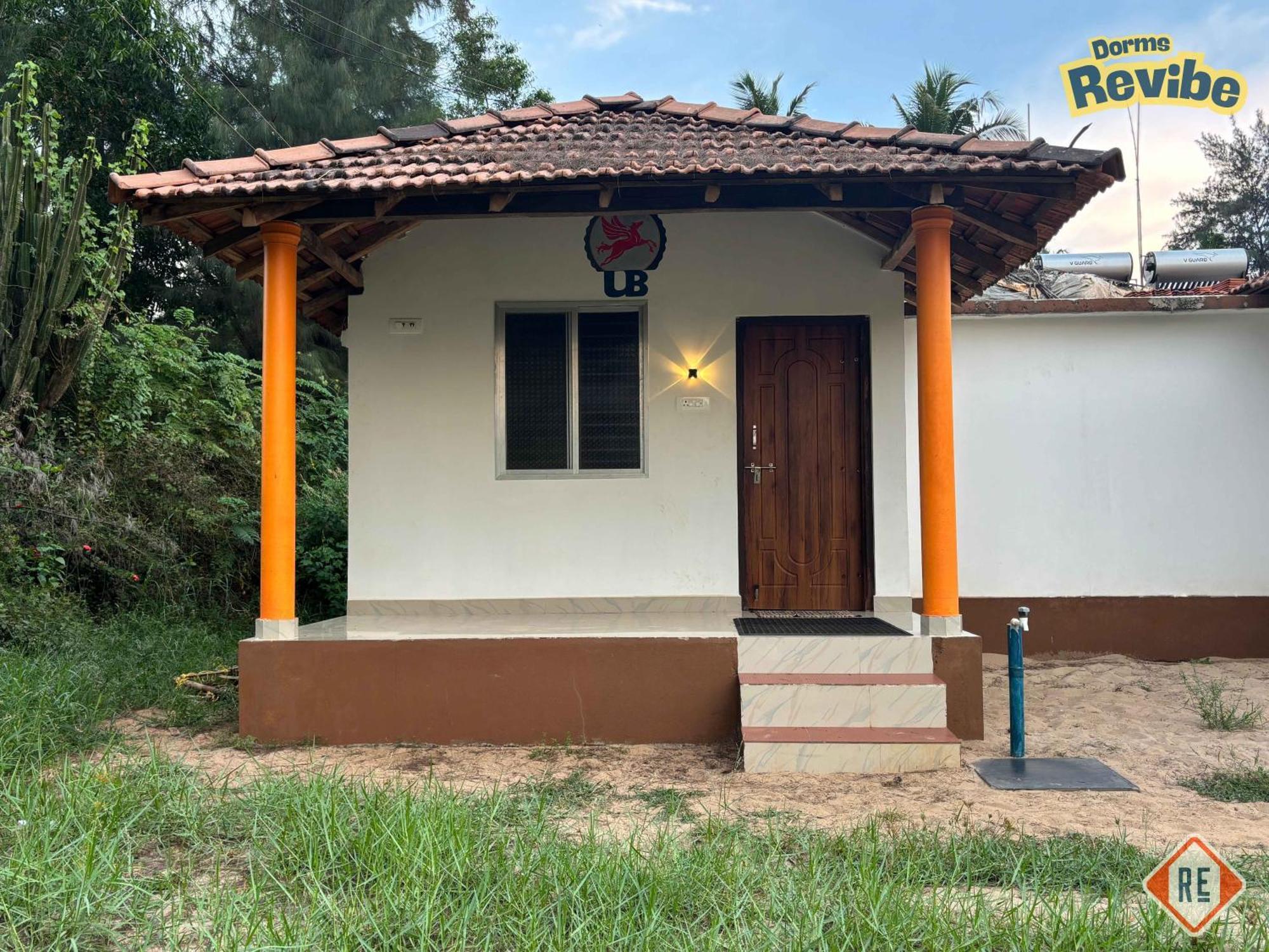 Revibe Gokarna Hostel *