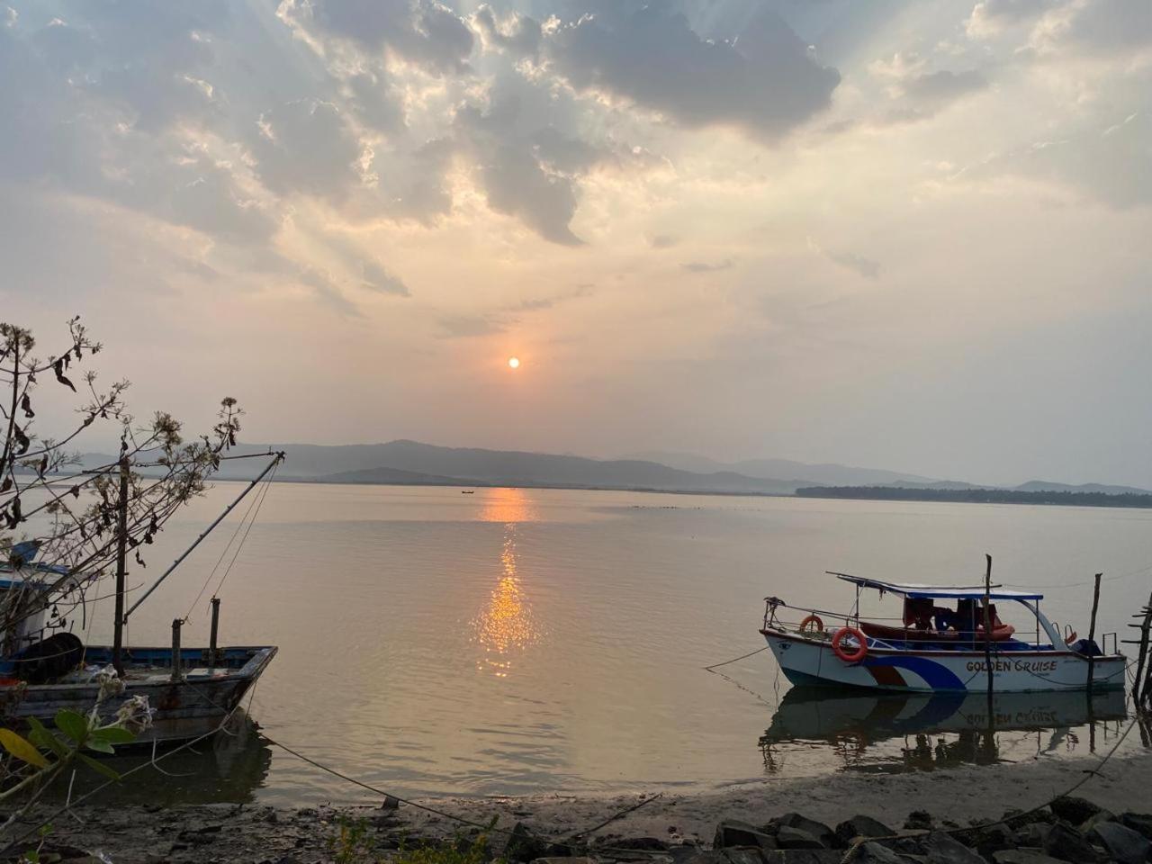 Homestay Artham The River View *
