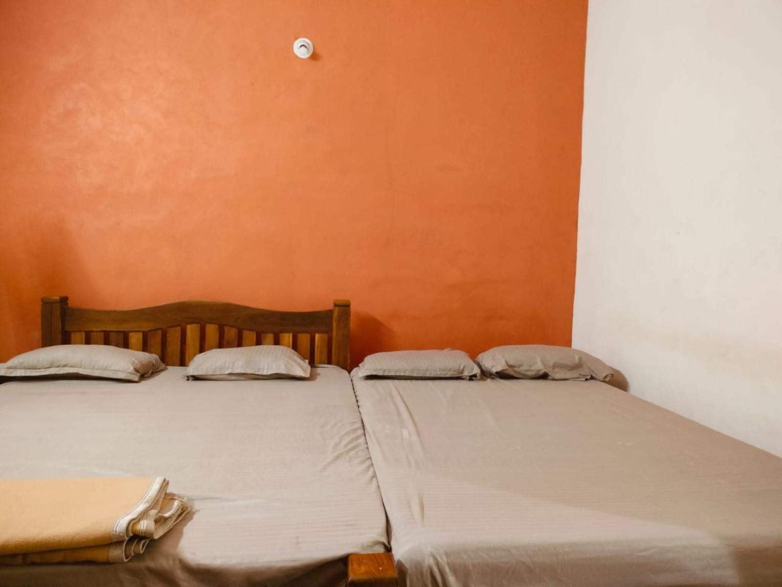 Ishwar Place And Cafe Gokarna *