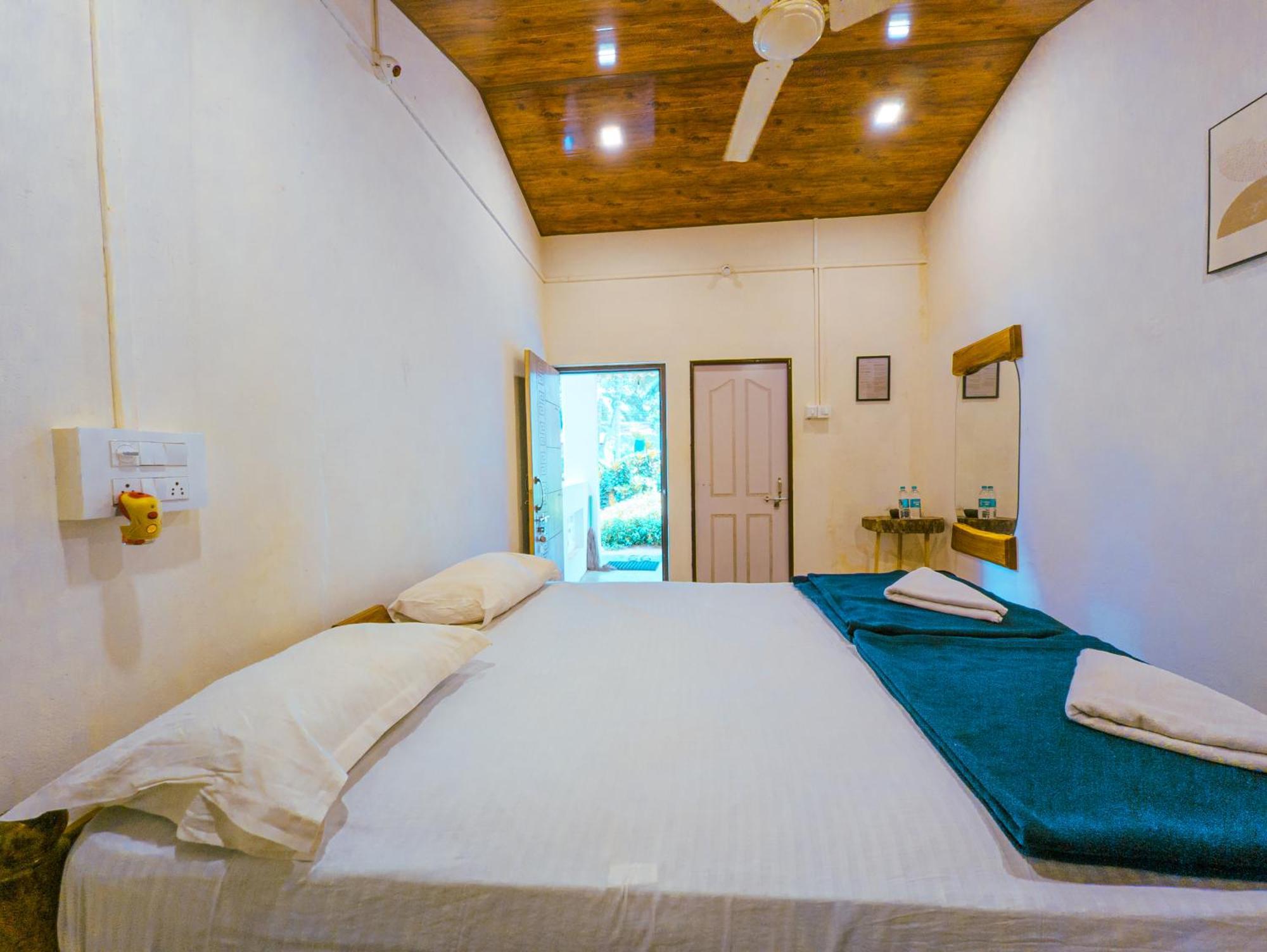 Sunset Cafe Hotel Gokarna (Karnataka)