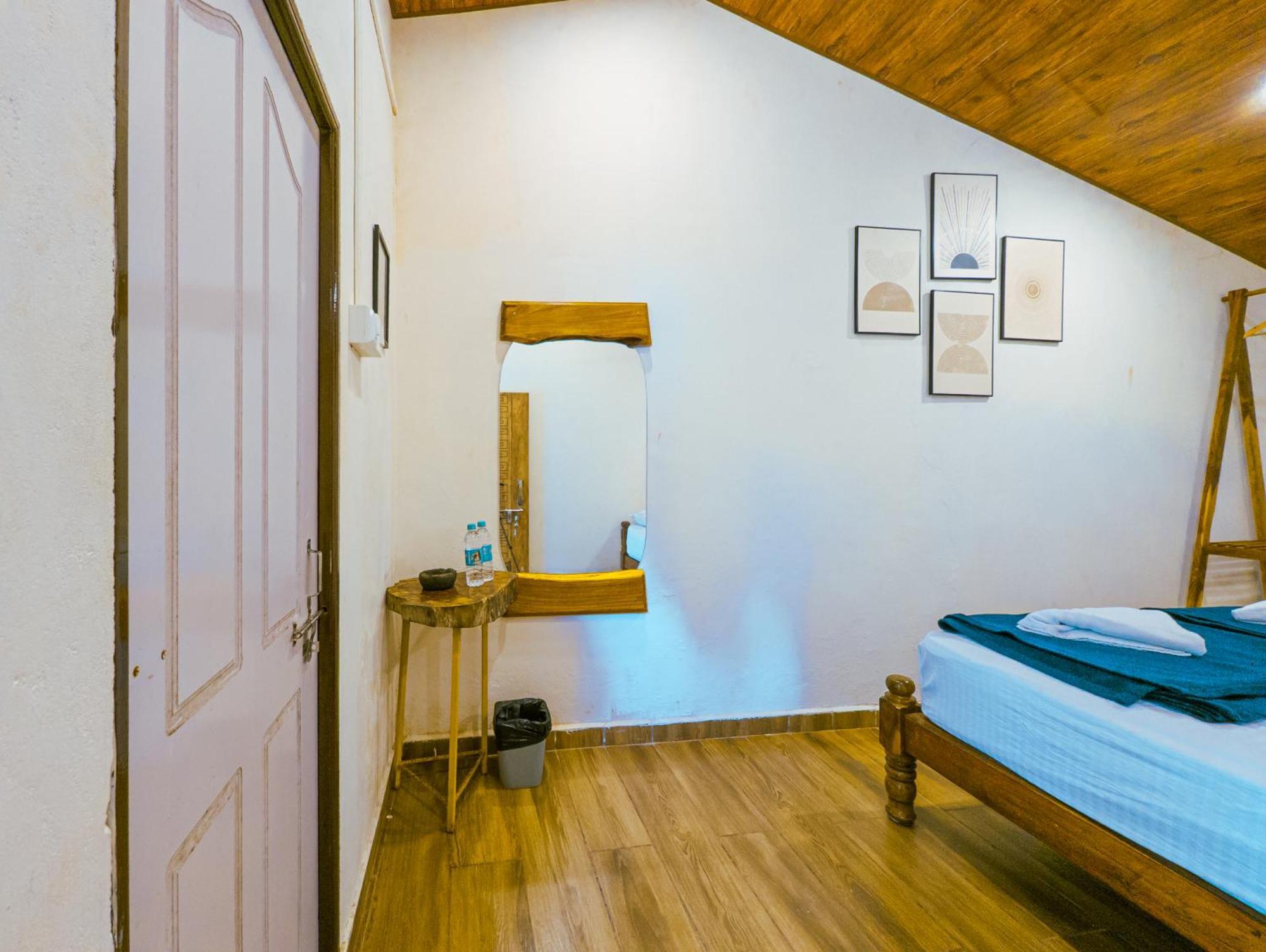 Hotel Sunset Cafe Gokarna (Karnataka)