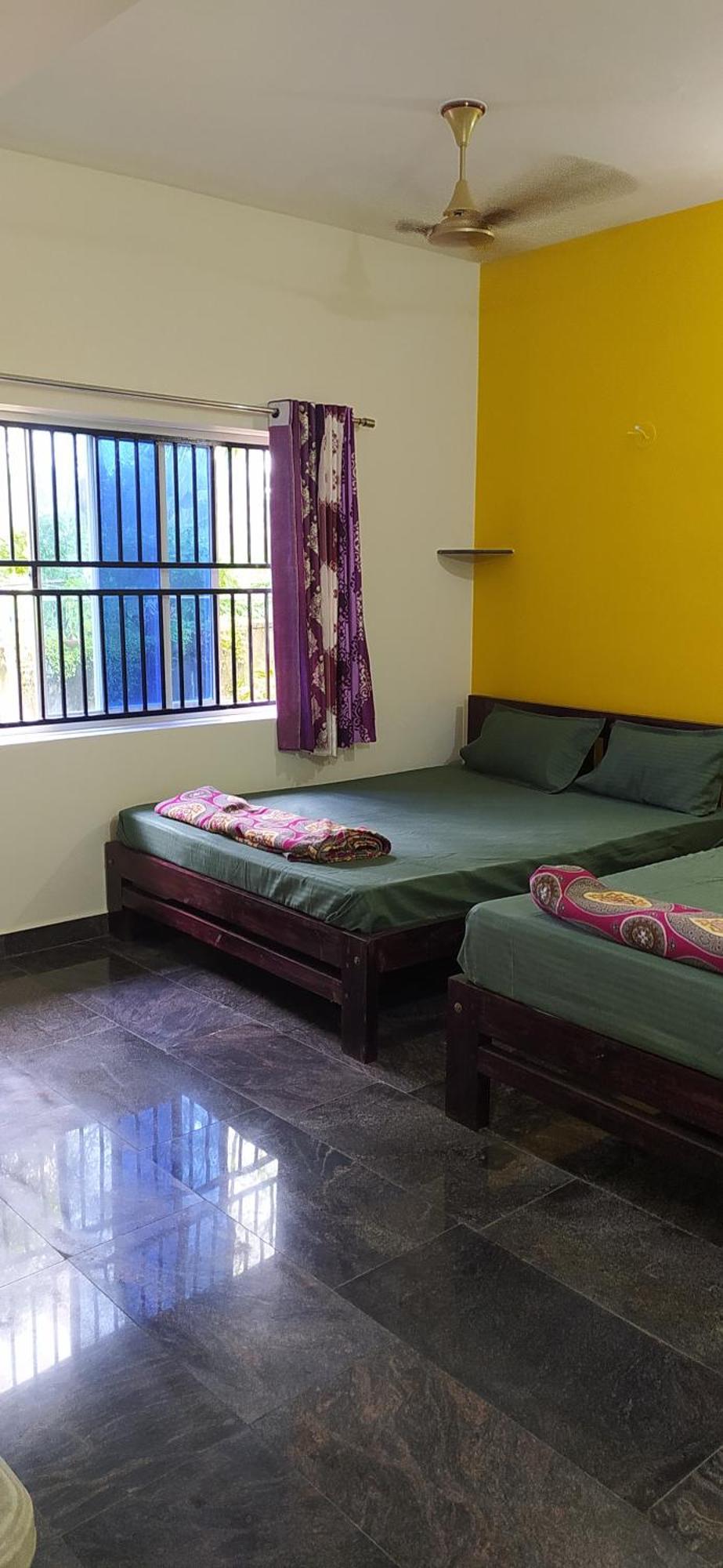 Homestay Sarvesh Arundekar In Side Ac *