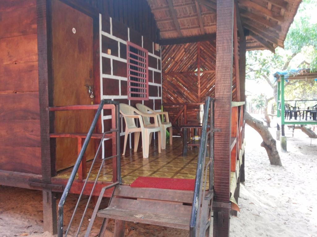 Vista Patang Beach Guest house *