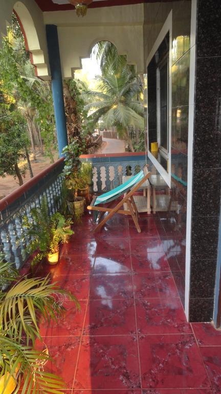 Naga Palace Guest house *