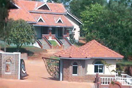 Whitehouse Beachresort &spa