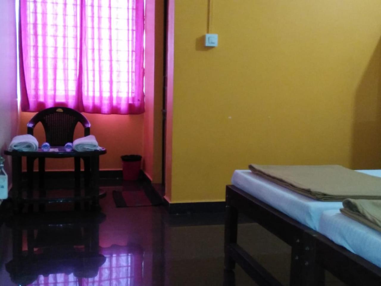 Shanthi Krishna Residency 3*
