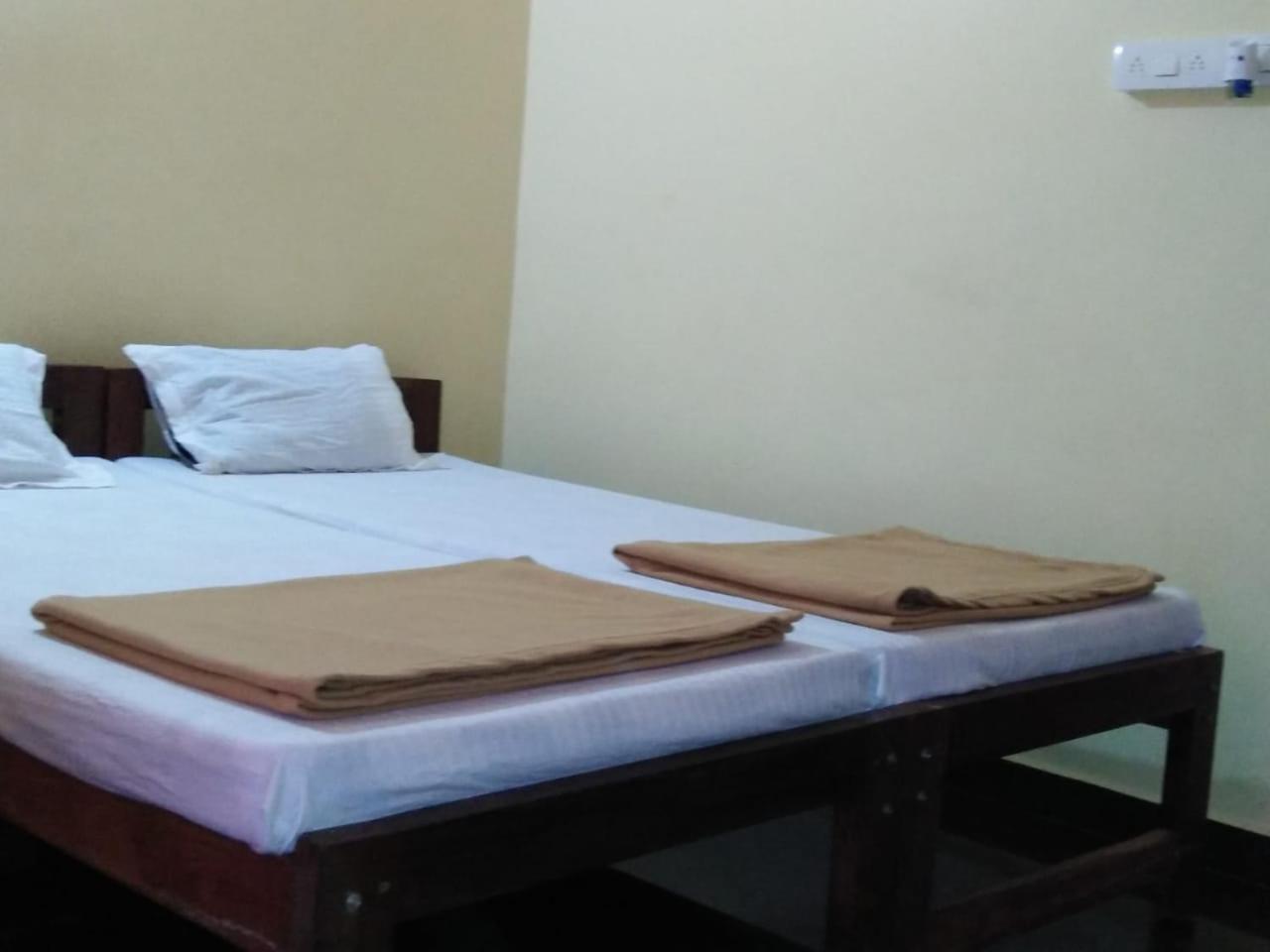 Shanthi Krishna Residency 3*