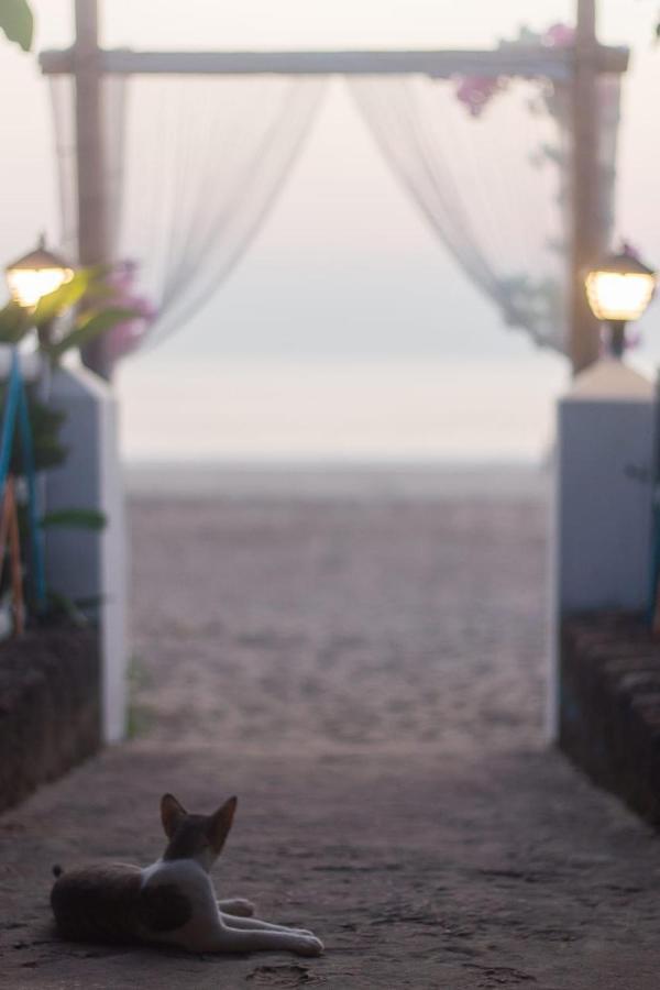 Sunset Cafe 3*