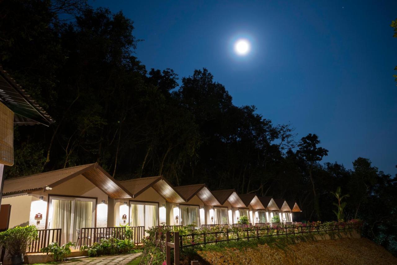 Stone Wood Premier Gokarna 4*